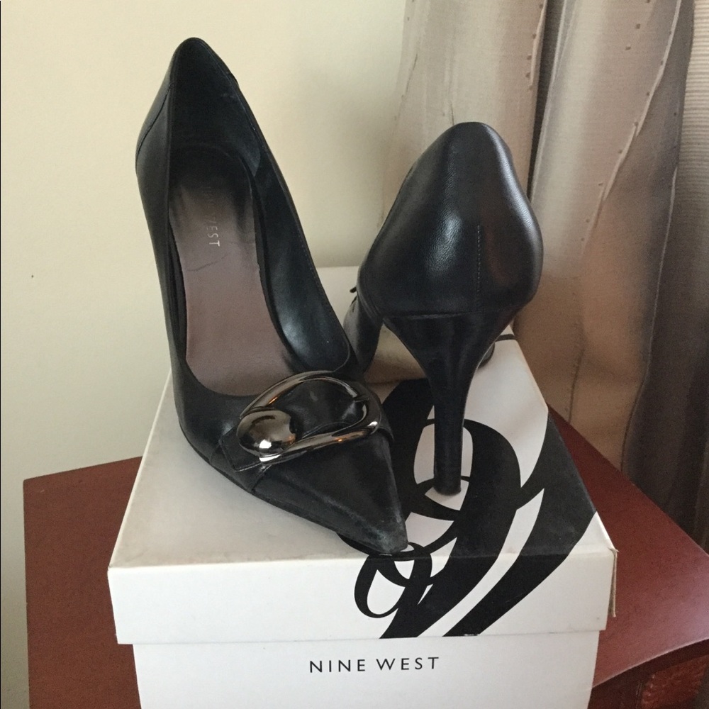 Shoes - Picture 2 of 4